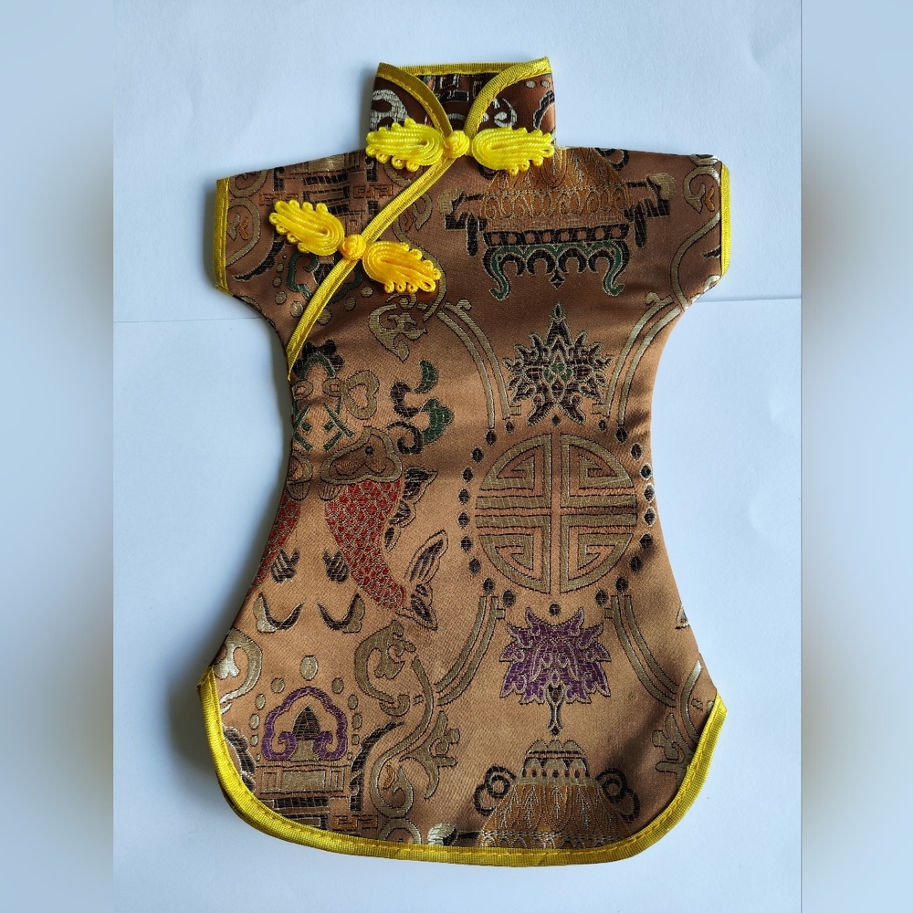 3/$20💗Chinese Style Wine Embroidery Tang Dress Wine Bottle Cover